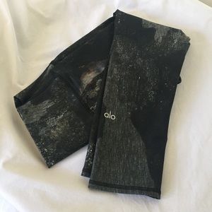 ALO Capri Yoga Pants